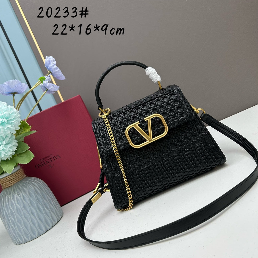 Woven small bags