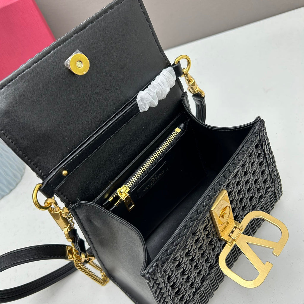 Woven small bags