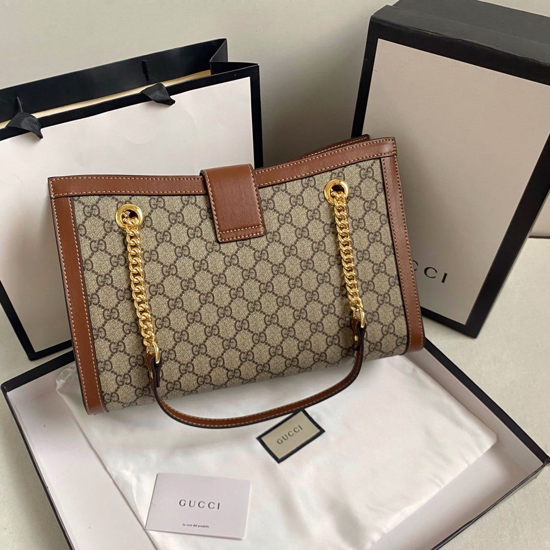 Lockable double strap shoulder bag