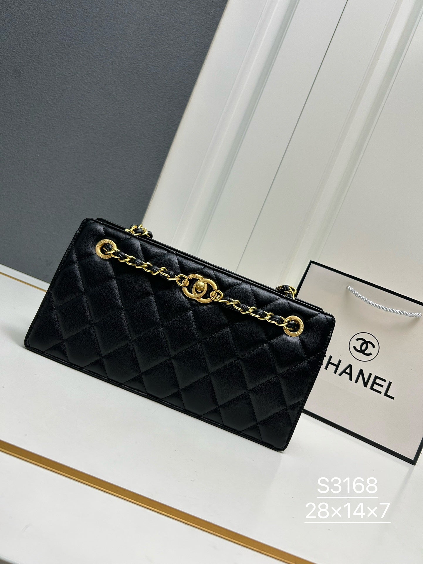 Calfskin vintage gilded design