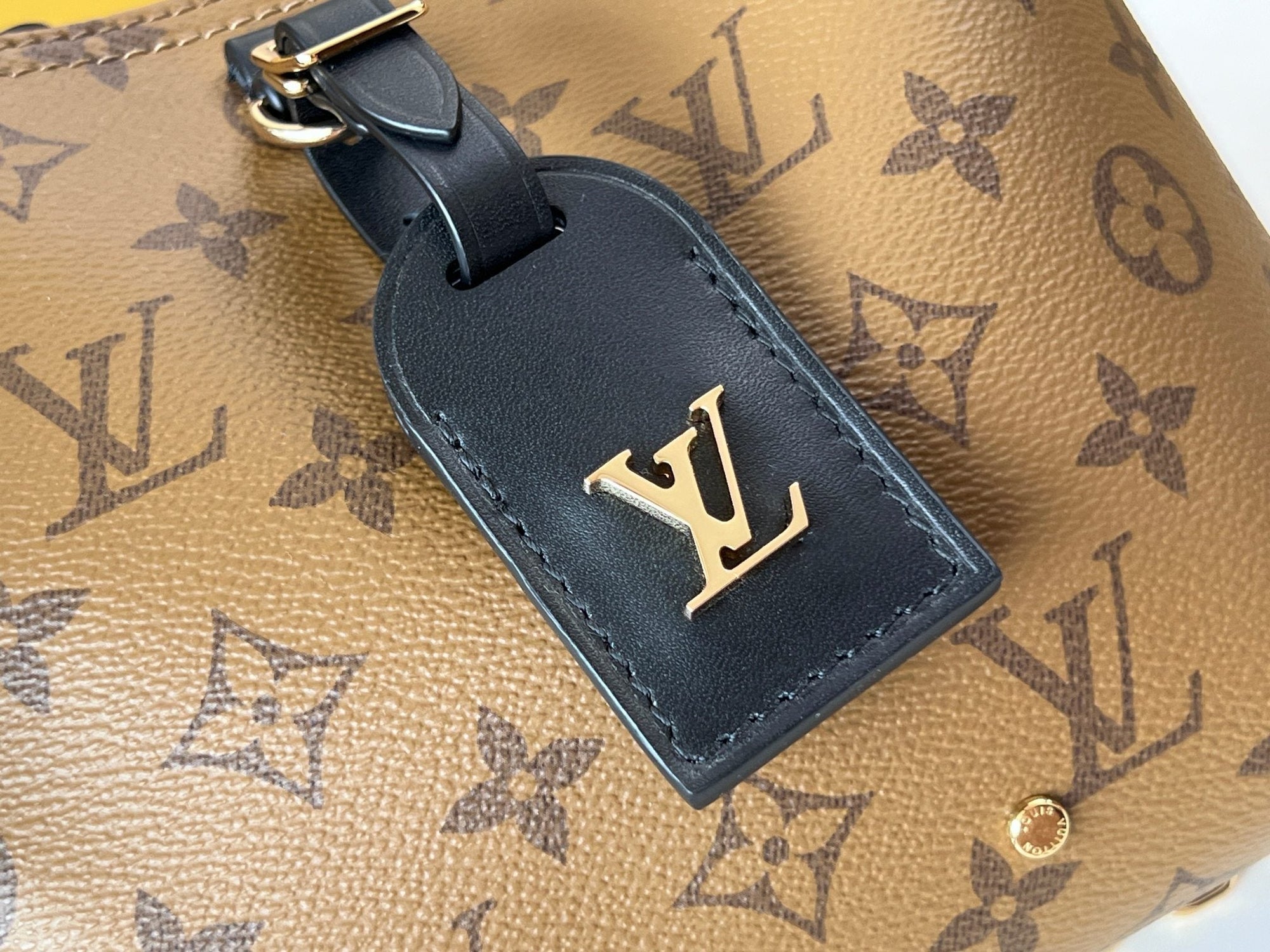 Trendy Shopping Bag Style Tote