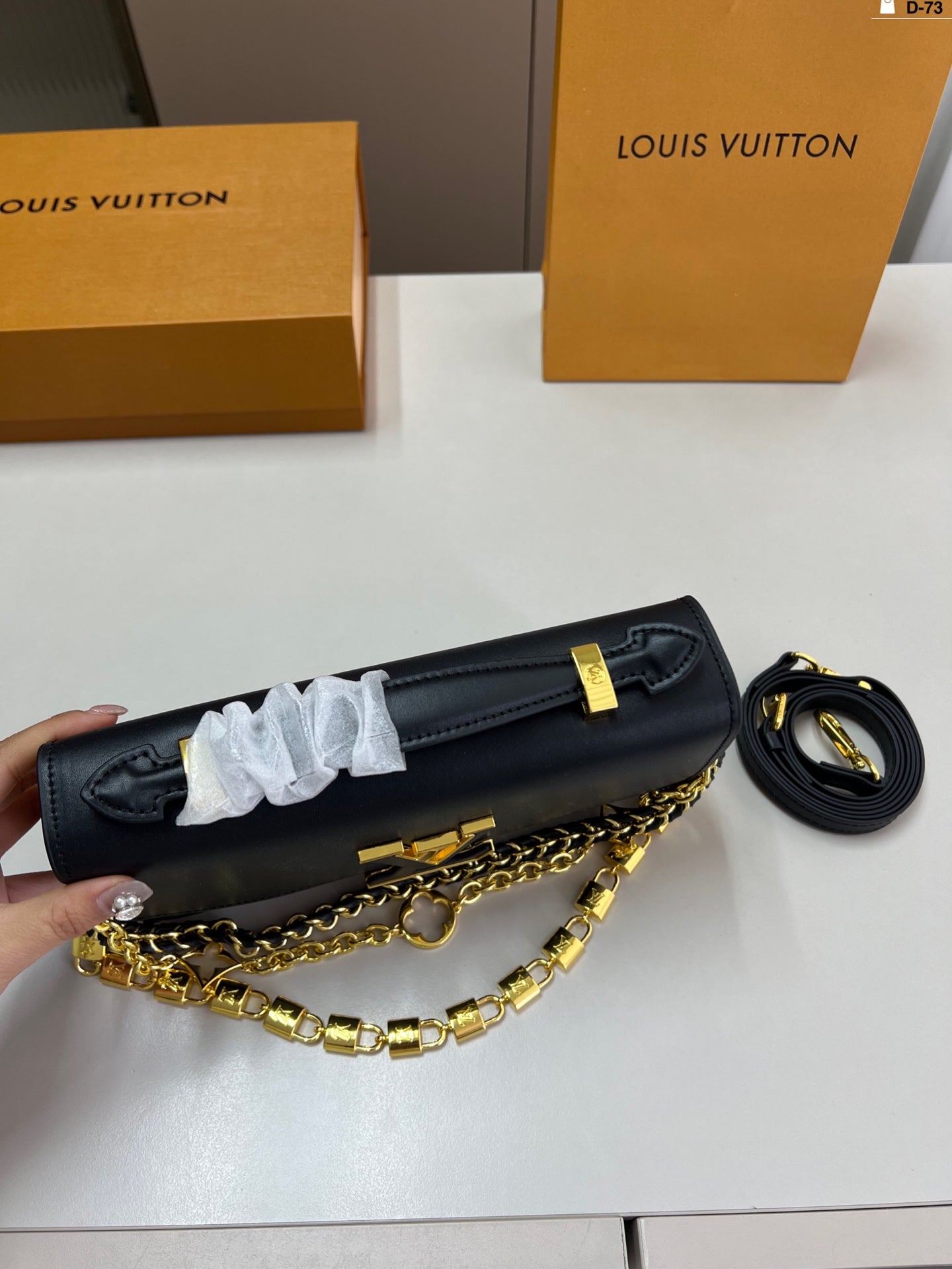 The ultimate versatile handbag